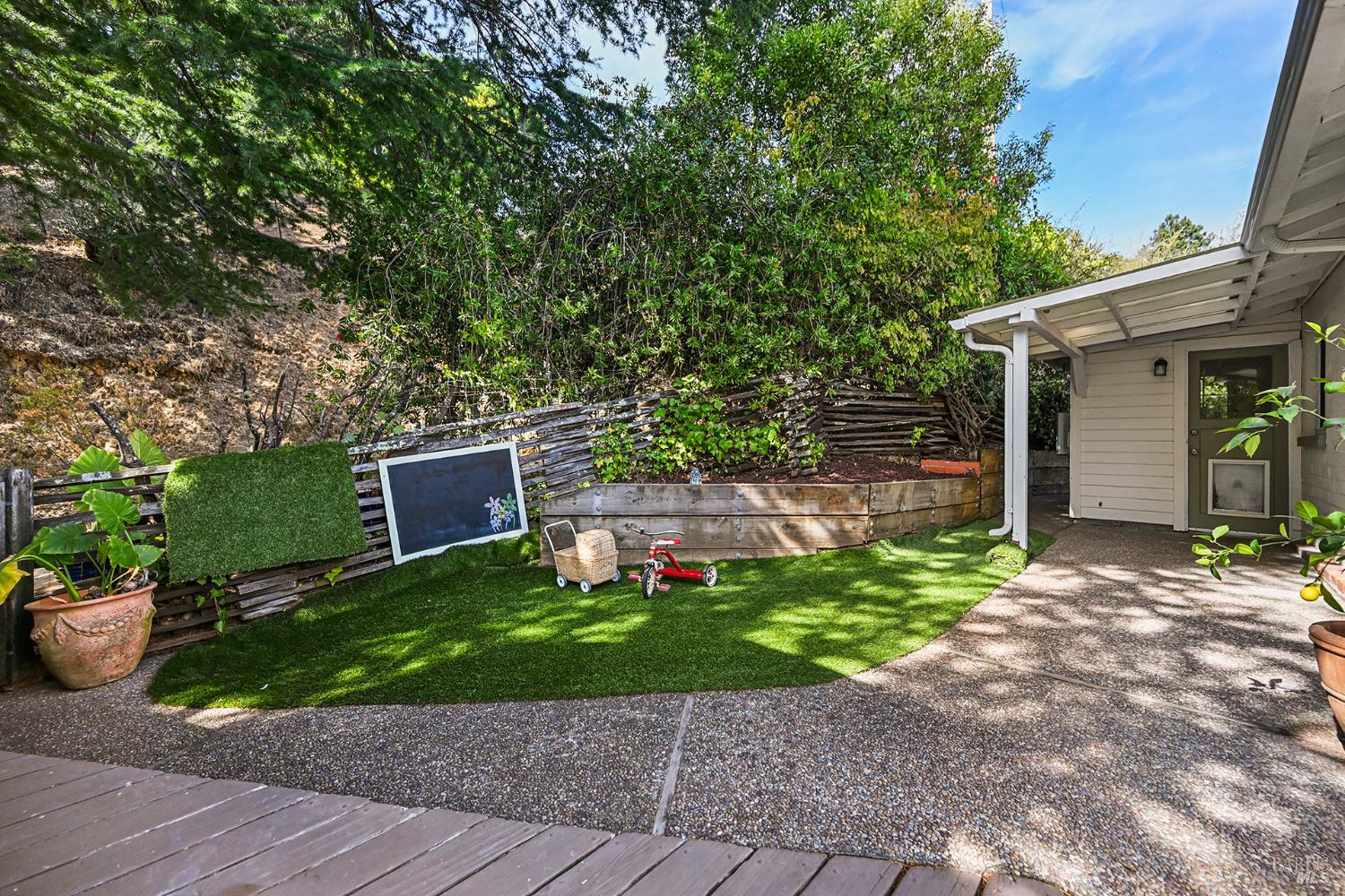 293 Bungalow Avenue