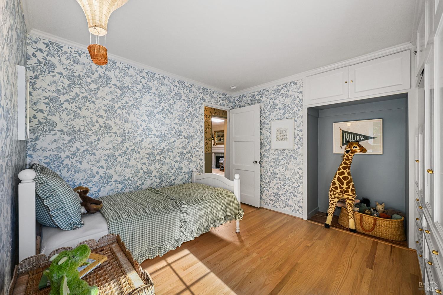293 Bungalow Avenue