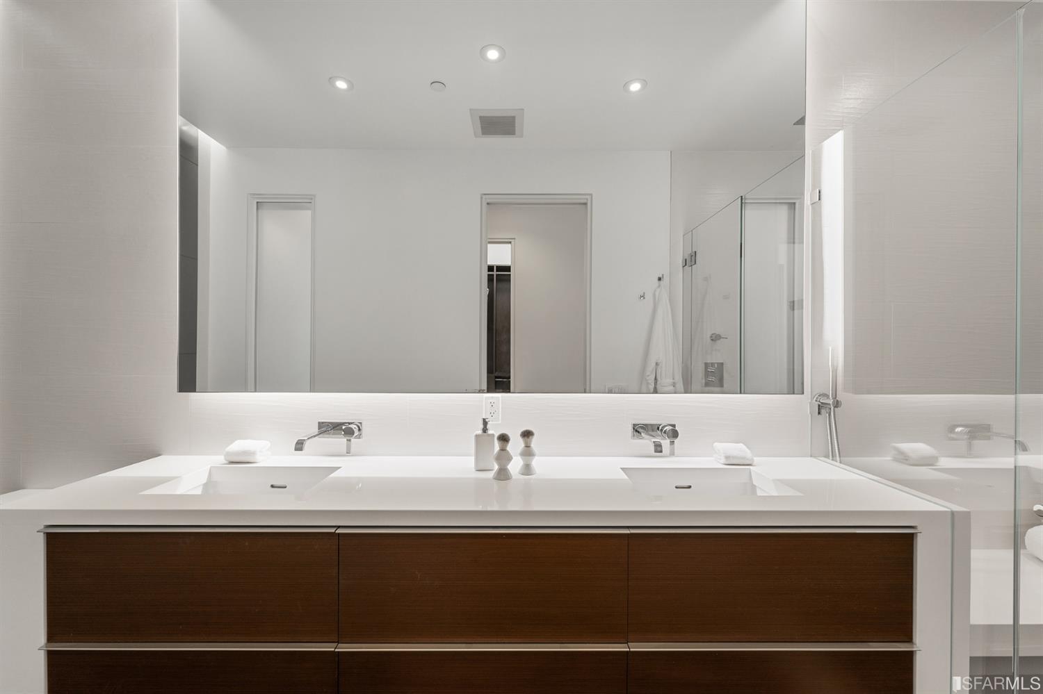 1250 Leavenworth Street Unit: 1