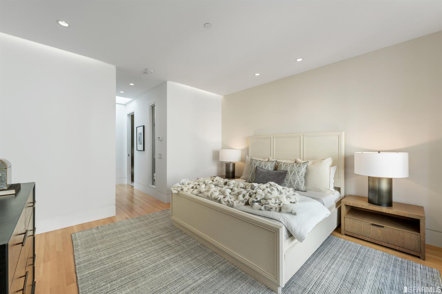 1250 Leavenworth Street Unit: 3