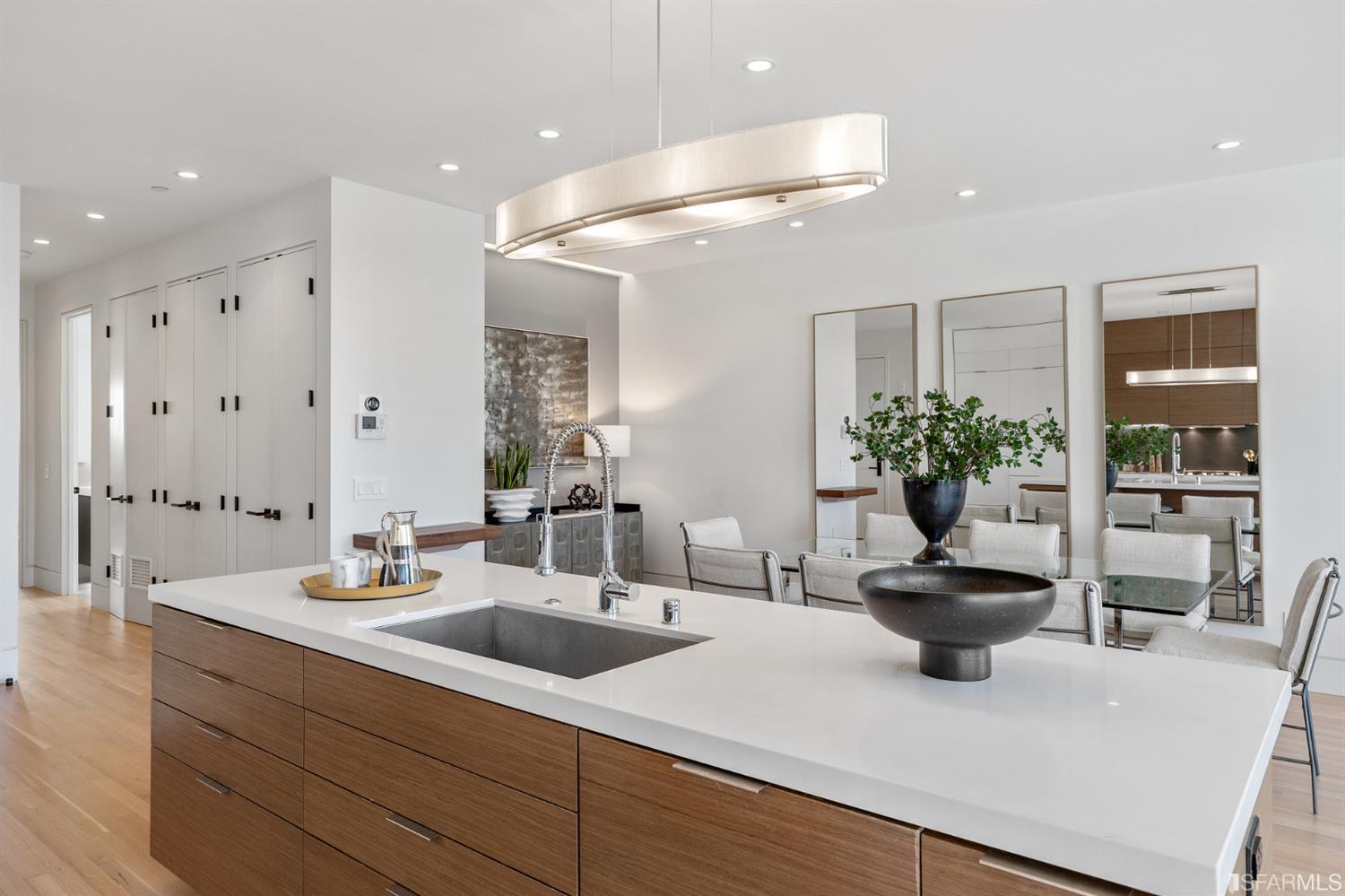 1250 Leavenworth Street Unit: 2