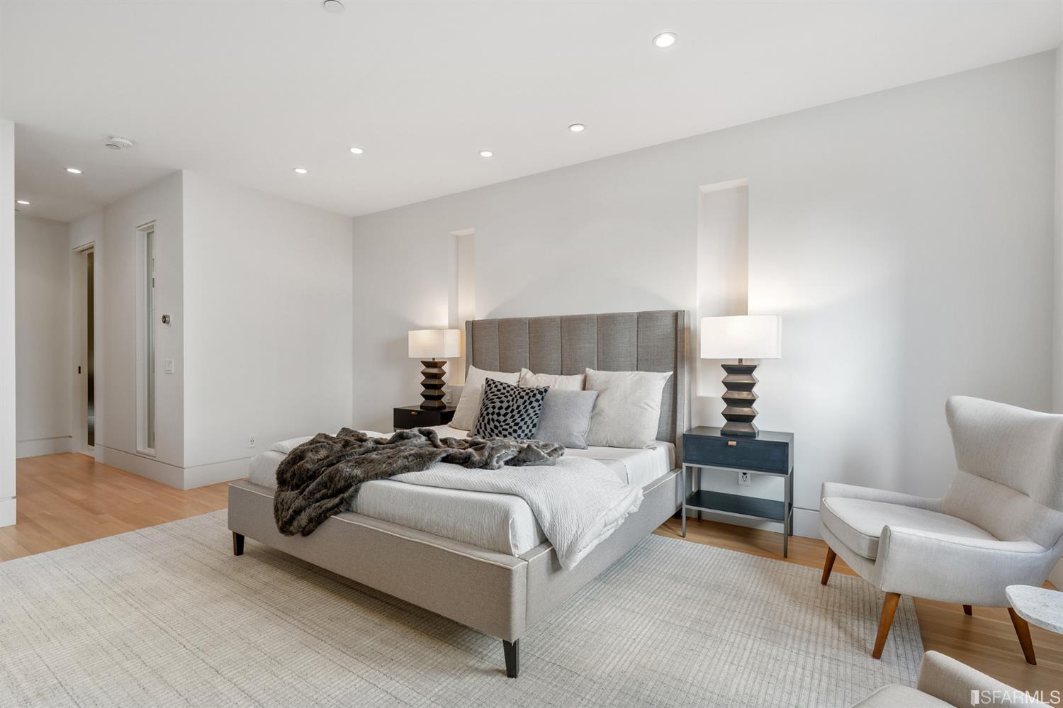 1250 Leavenworth Street Unit: 2