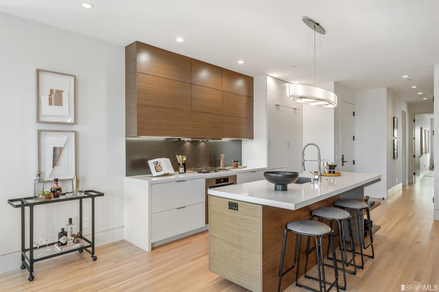 1250 Leavenworth Street Unit: 2