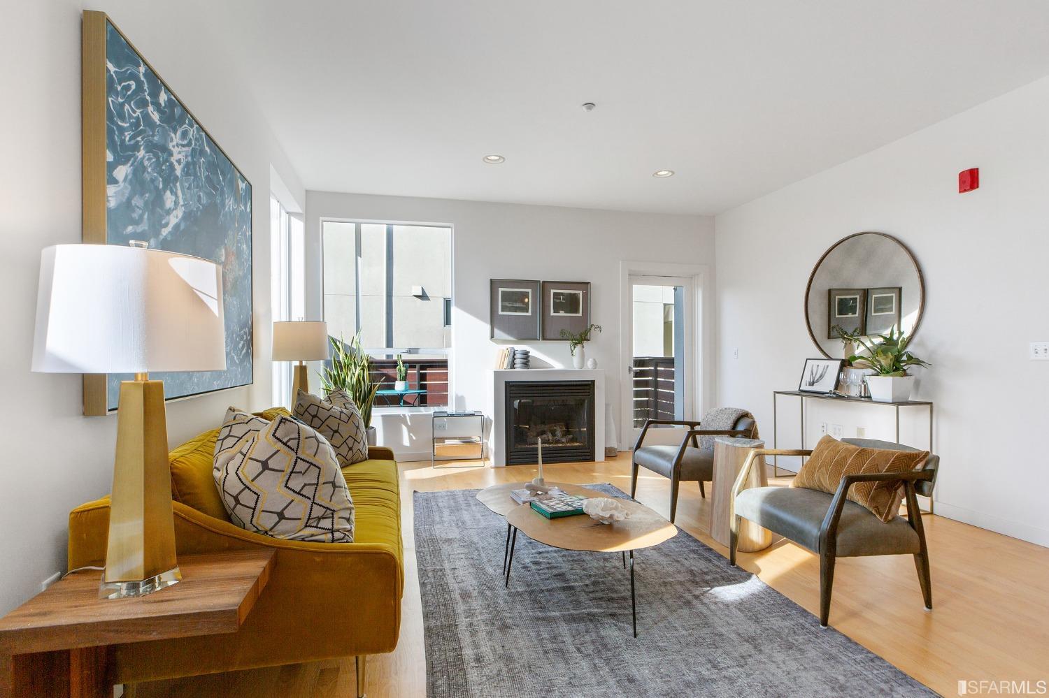 1521 Sutter Street Unit: 404