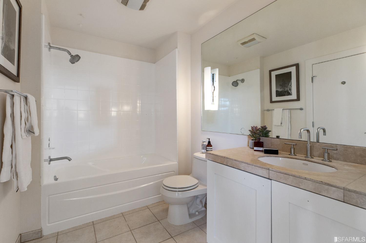 1521 Sutter Street Unit: 404