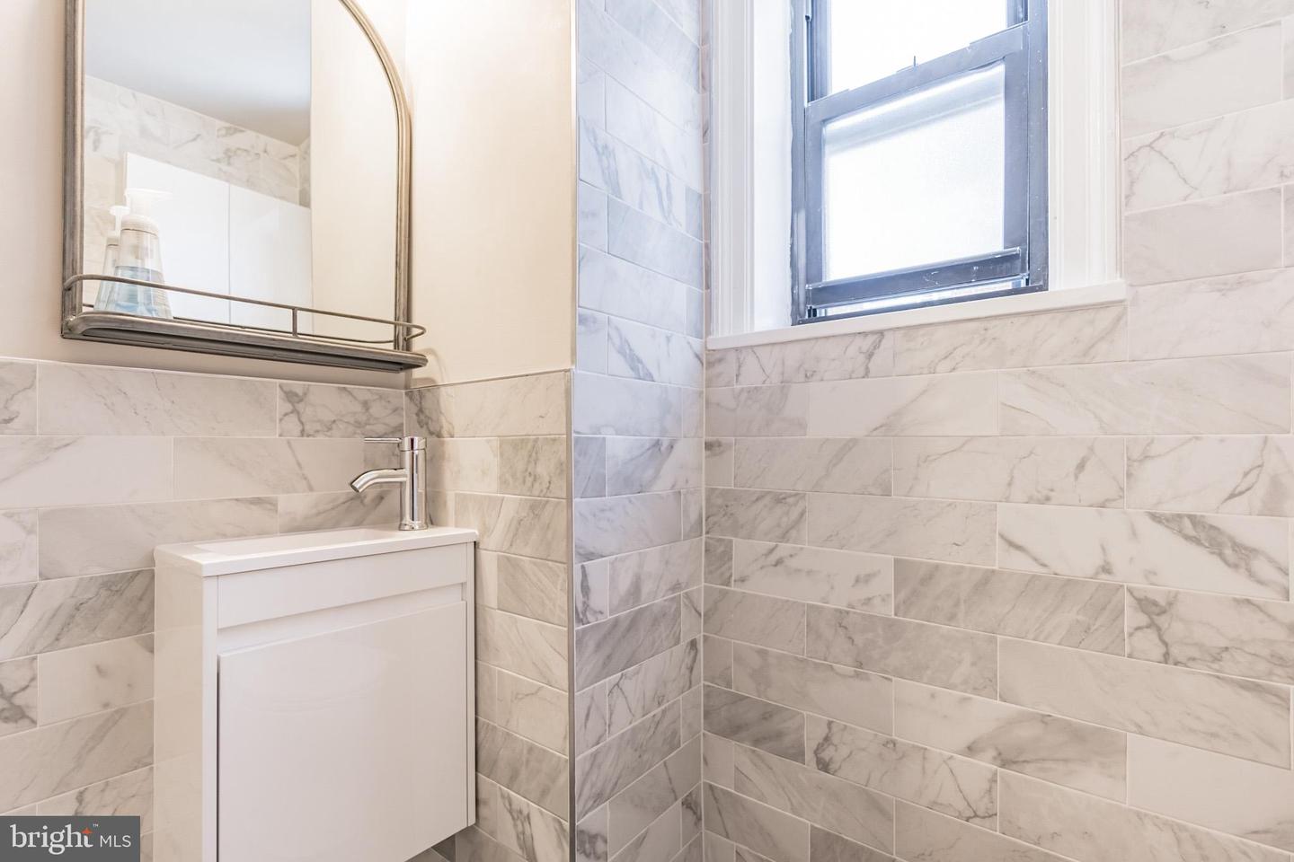 2100 19TH STREET NW Unit: 605