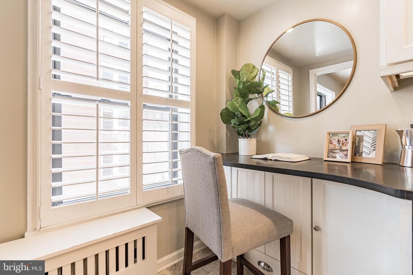 2100 19TH STREET NW Unit: 605