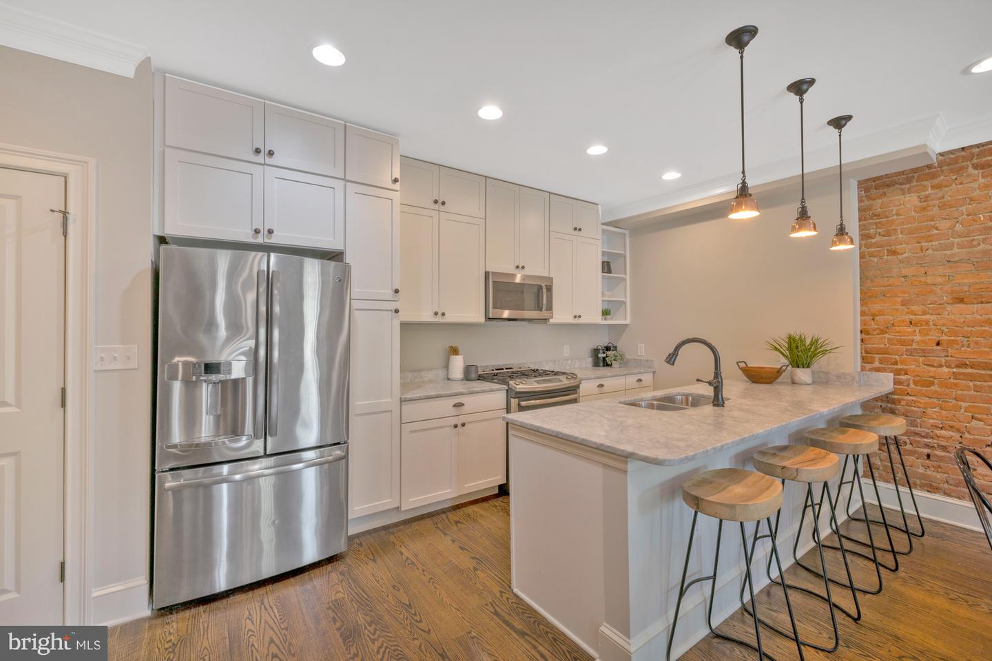 1732 BAY STREET SE Unit: 1