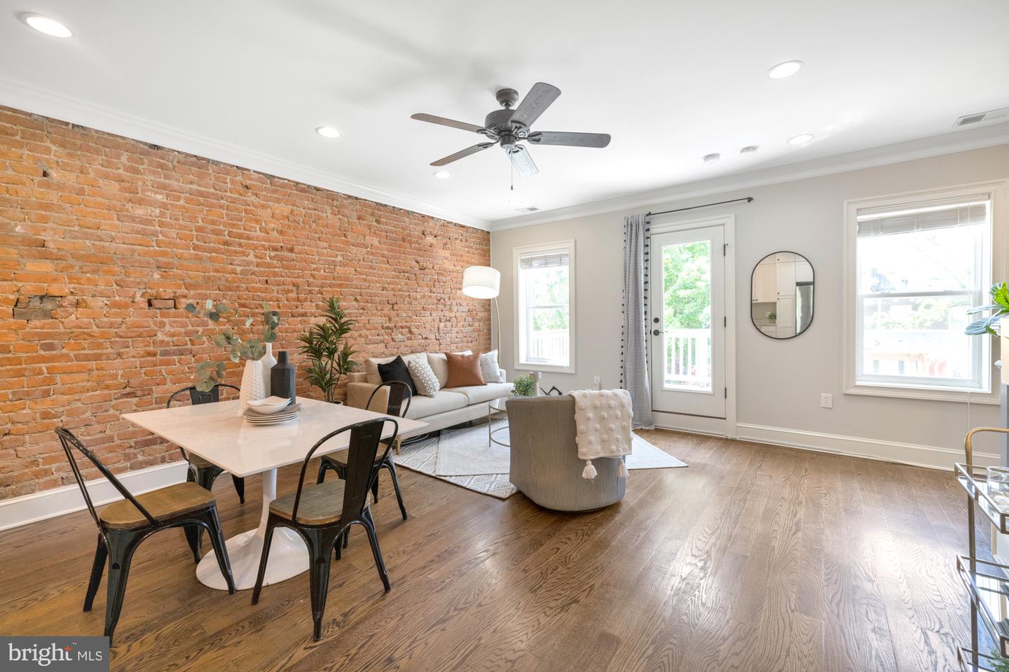 1732 BAY STREET SE Unit: 1