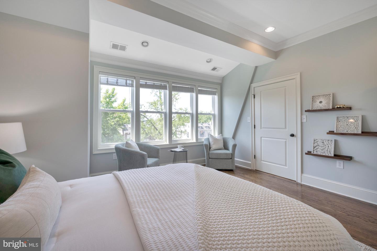 1732 BAY STREET SE Unit: 1