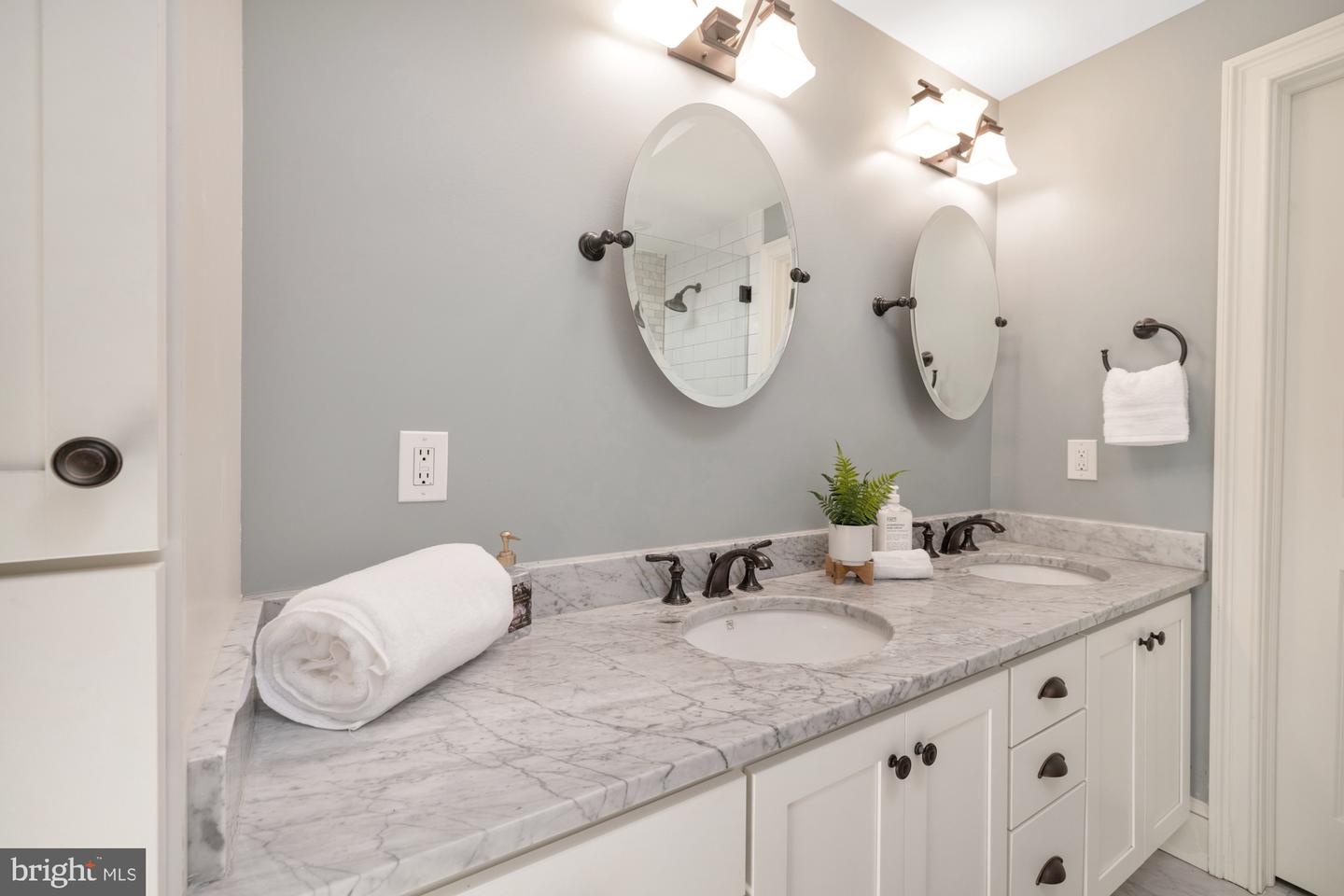 1732 BAY STREET SE Unit: 1