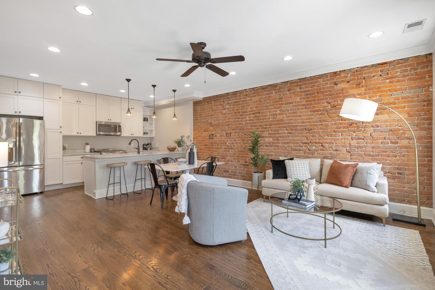 1732 BAY STREET SE Unit: 1