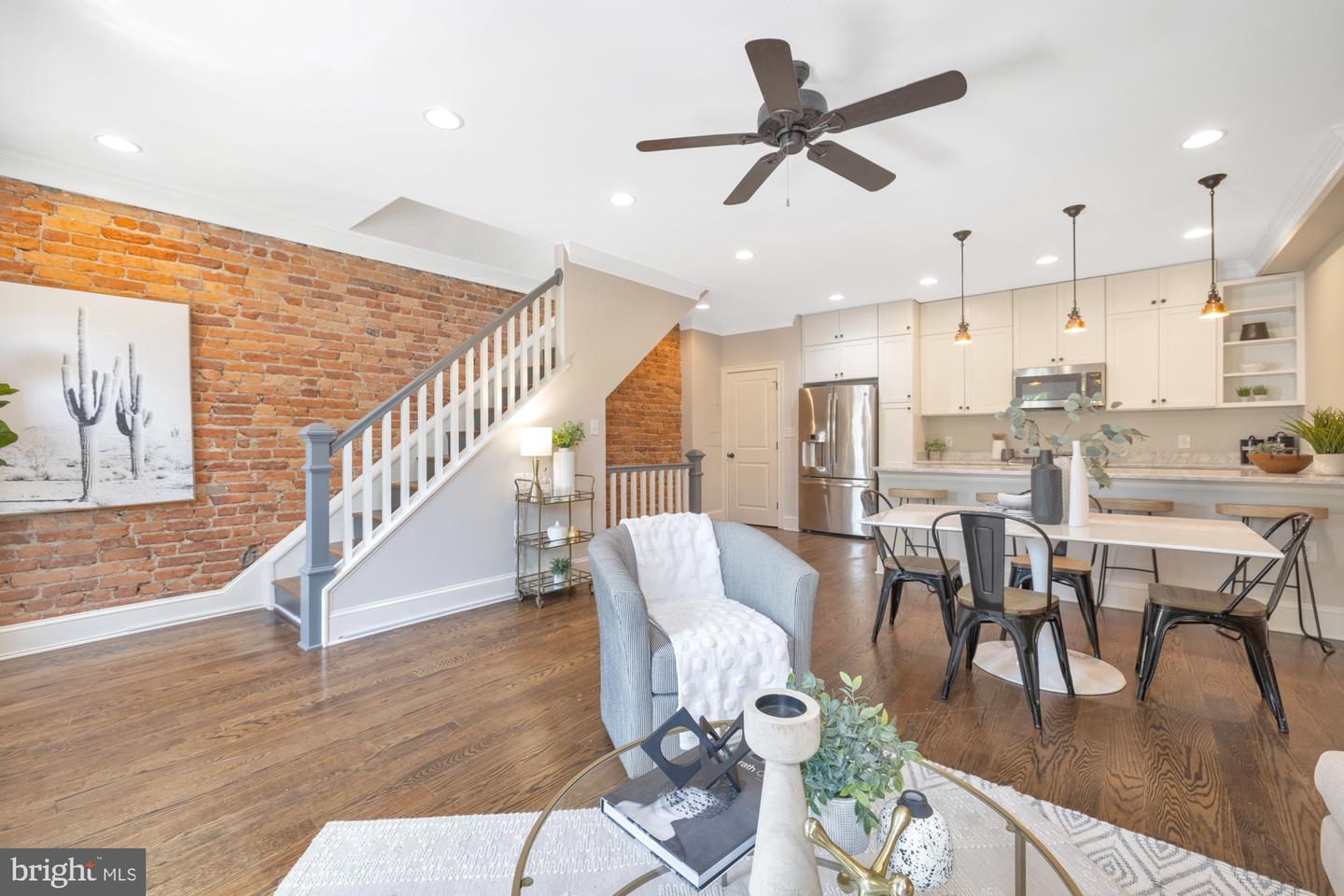 1732 BAY STREET SE Unit: 1