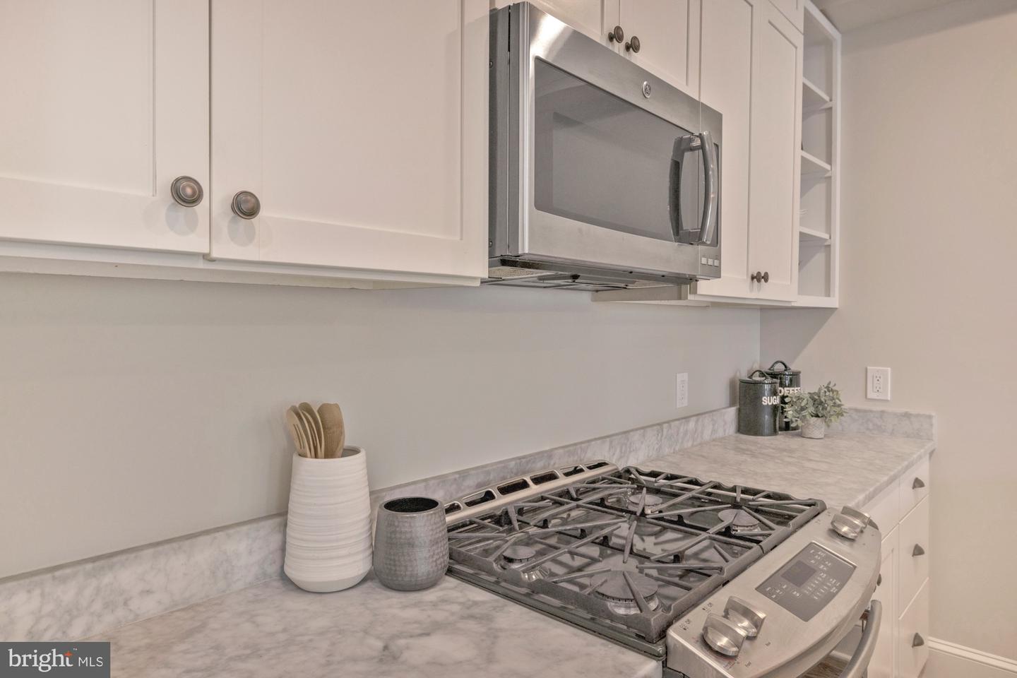 1732 BAY STREET SE Unit: 1
