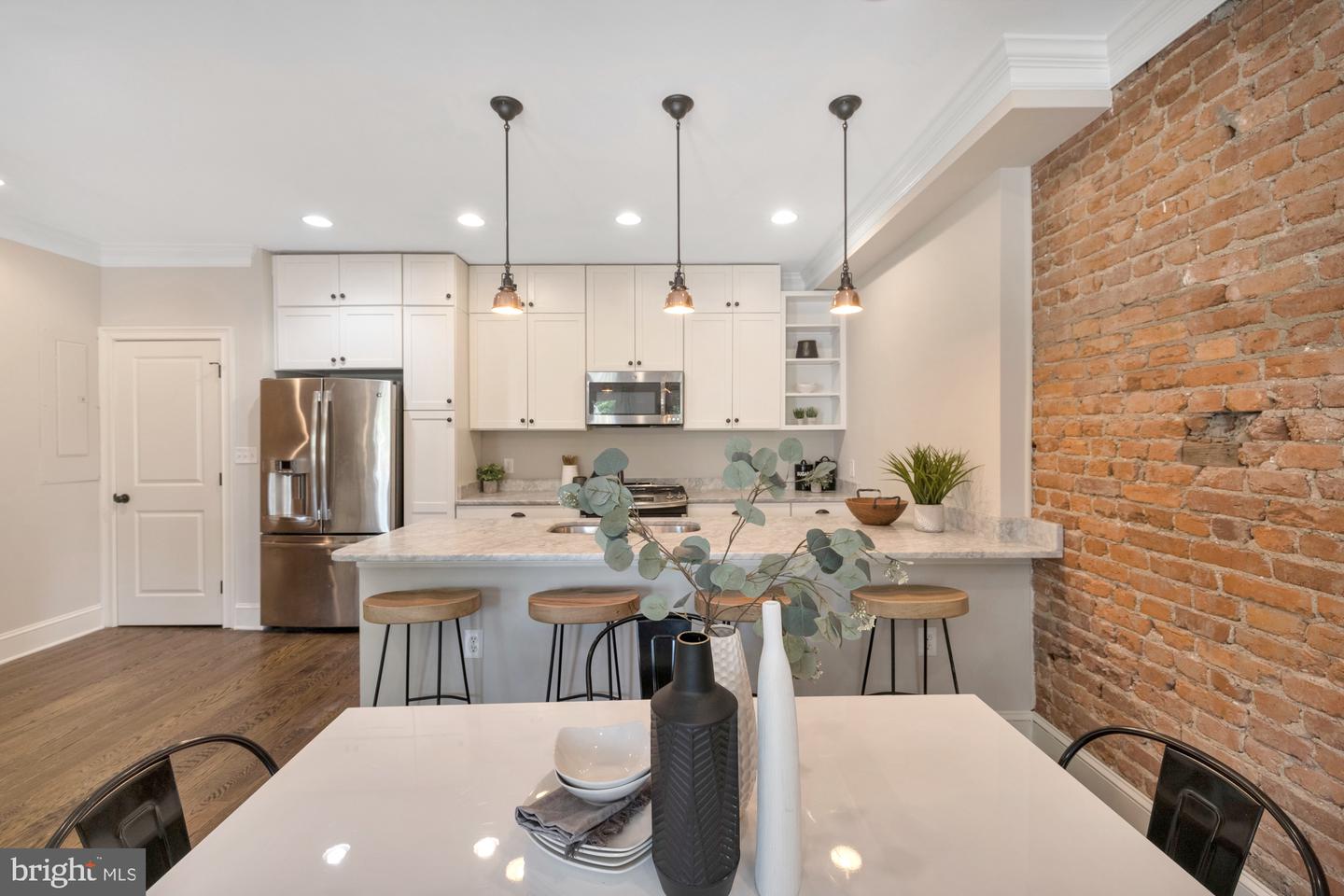 1732 BAY STREET SE Unit: 1