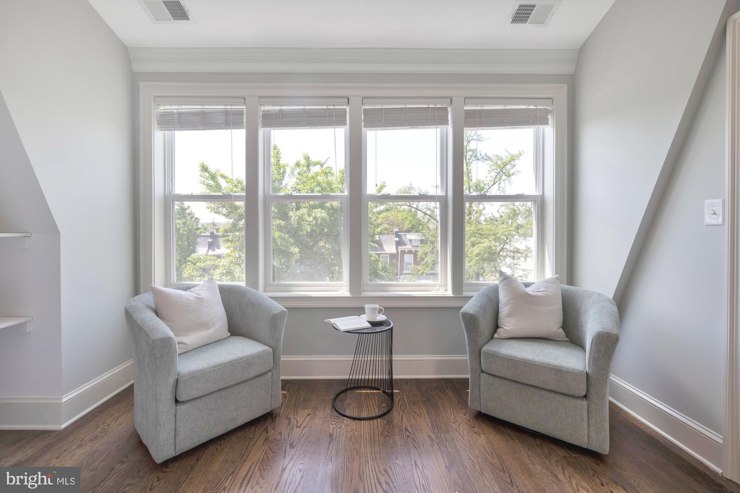 1732 BAY STREET SE Unit: 1
