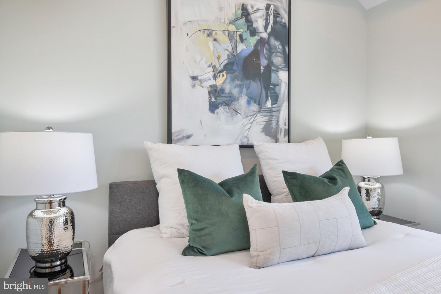 1732 BAY STREET SE Unit: 1