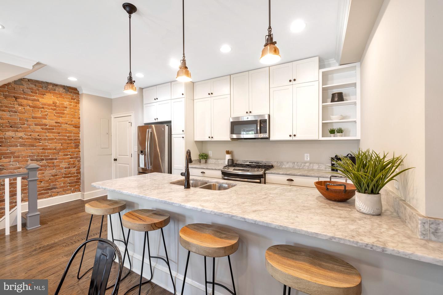 1732 BAY STREET SE Unit: 1
