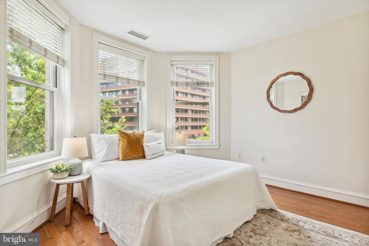 2600 PENNSYLVANIA AVENUE NW Unit: 301