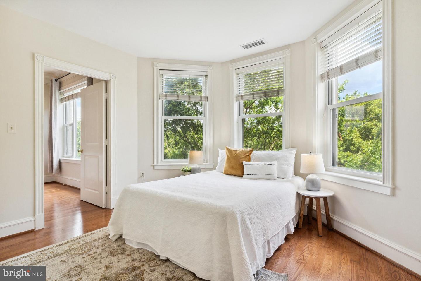 2600 PENNSYLVANIA AVENUE NW Unit: 301