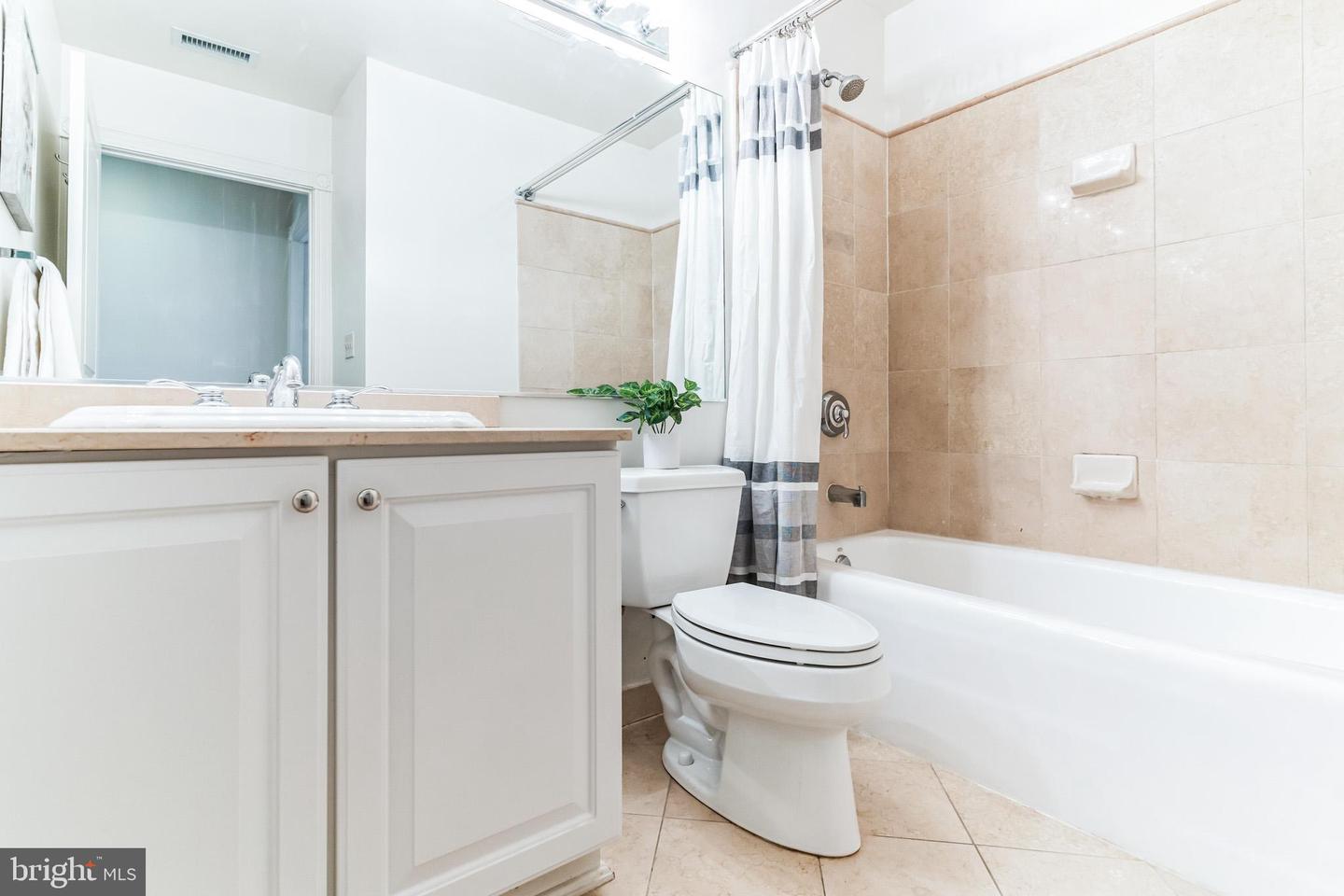 2600 PENNSYLVANIA AVENUE NW Unit: 301