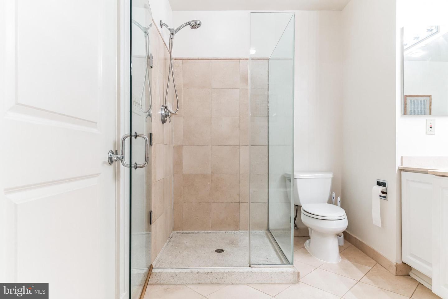 2600 PENNSYLVANIA AVENUE NW Unit: 301