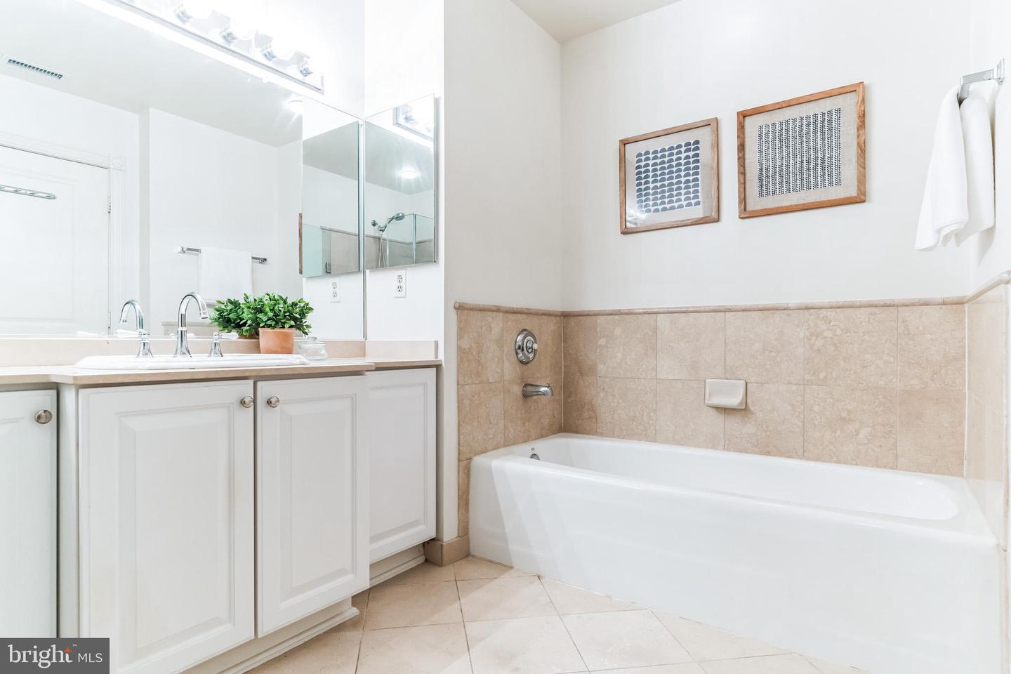 2600 PENNSYLVANIA AVENUE NW Unit: 301