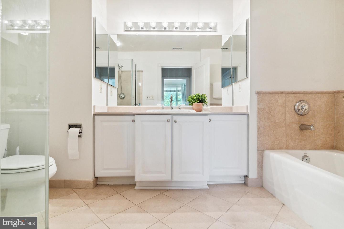 2600 PENNSYLVANIA AVENUE NW Unit: 301