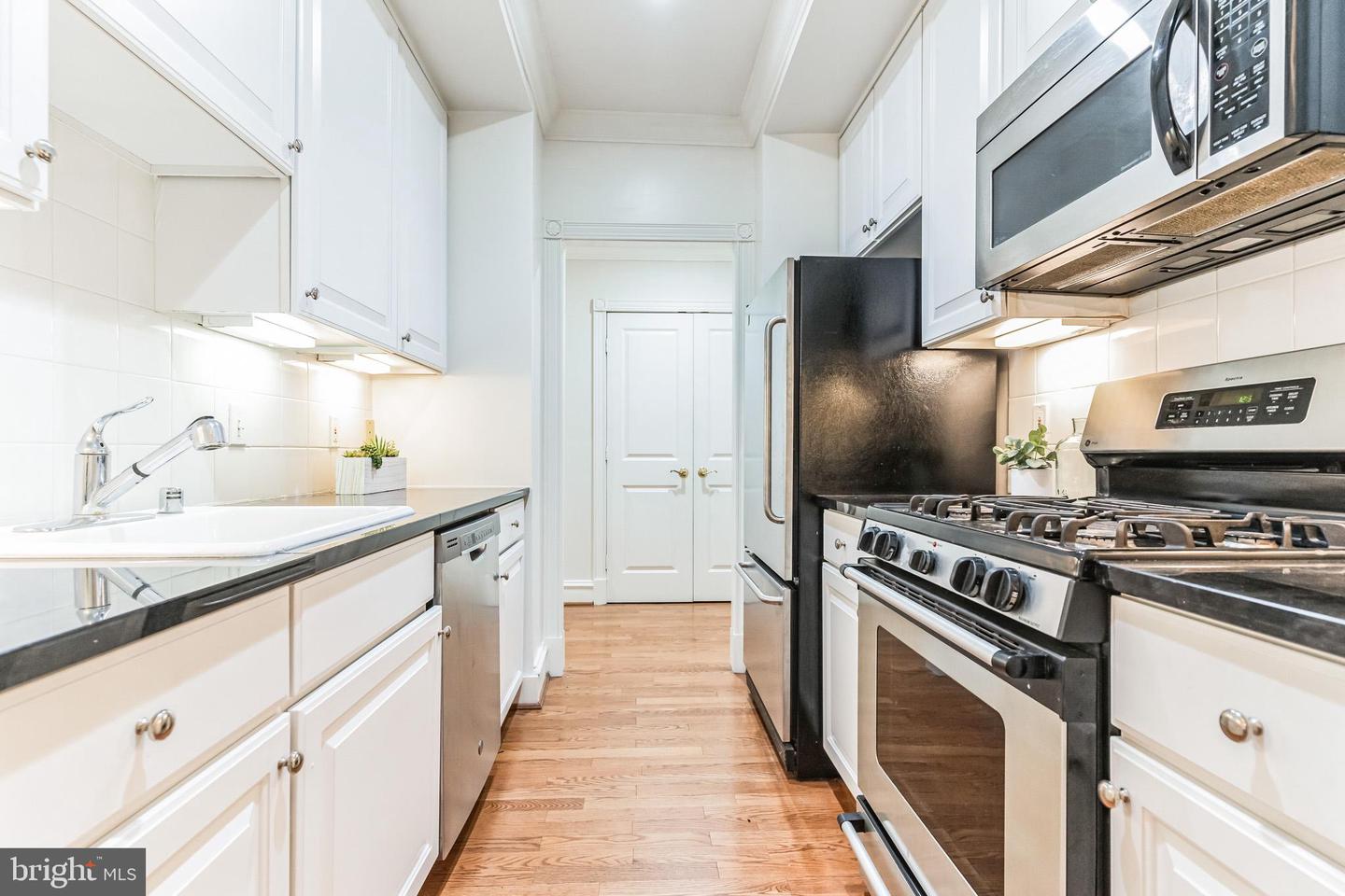 2600 PENNSYLVANIA AVENUE NW Unit: 301