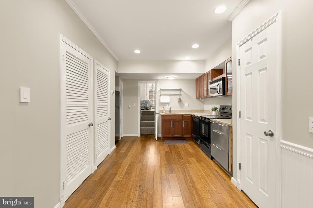 312 9TH STREET NE