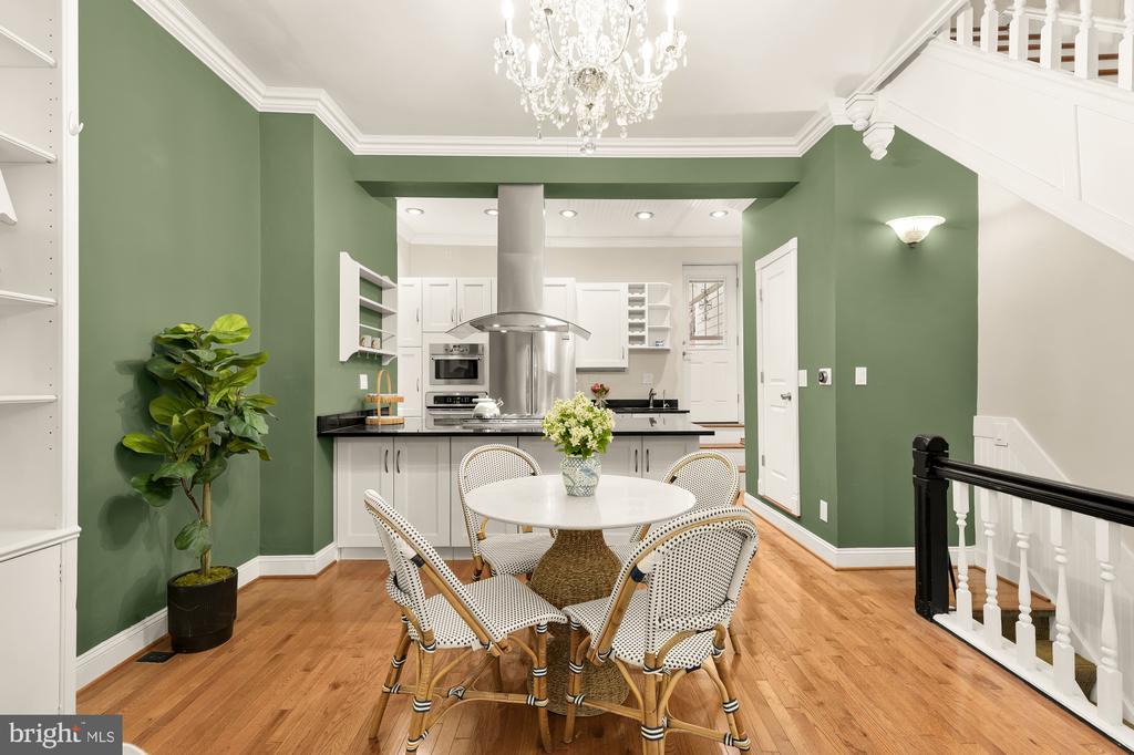 312 9TH STREET NE