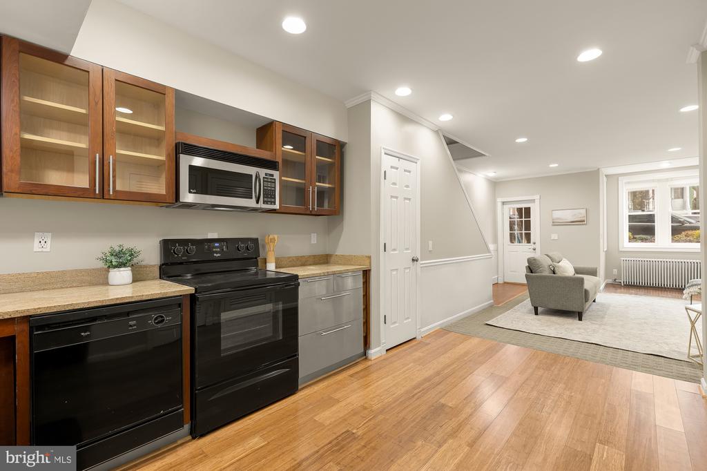 312 9TH STREET NE