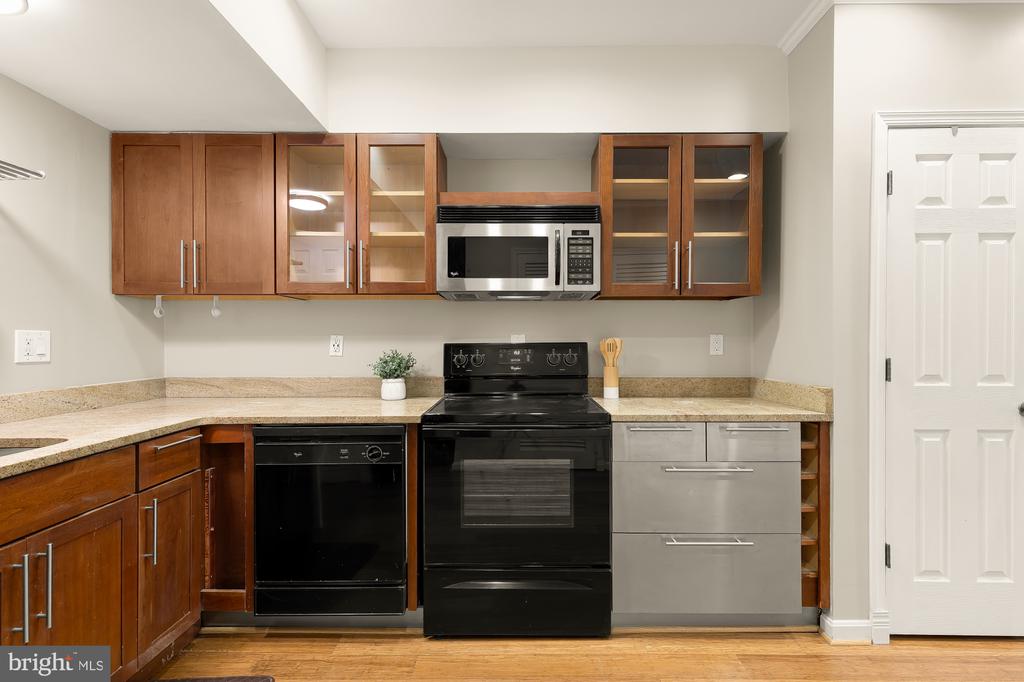 312 9TH STREET NE