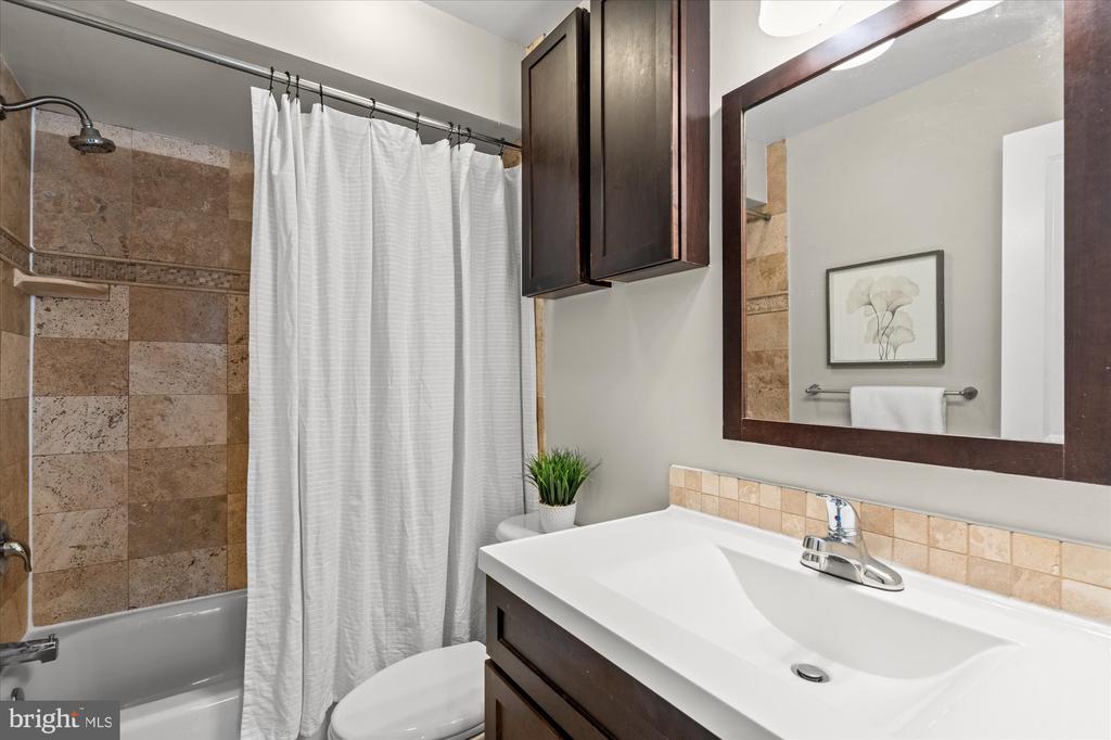 1628 C STREET SE Unit: 202