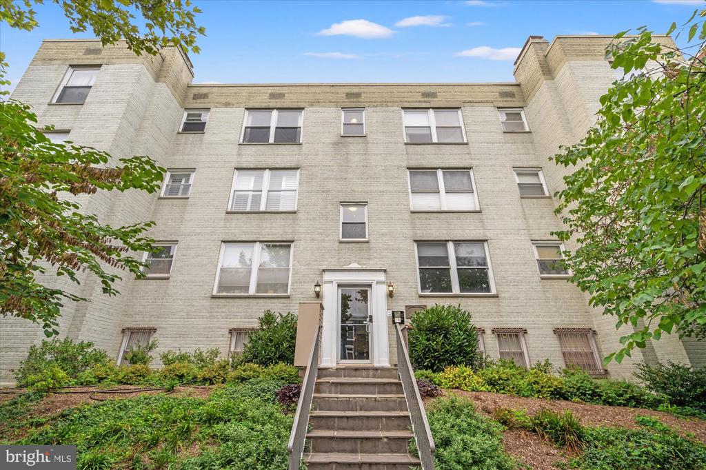 1628 C STREET SE Unit: 202