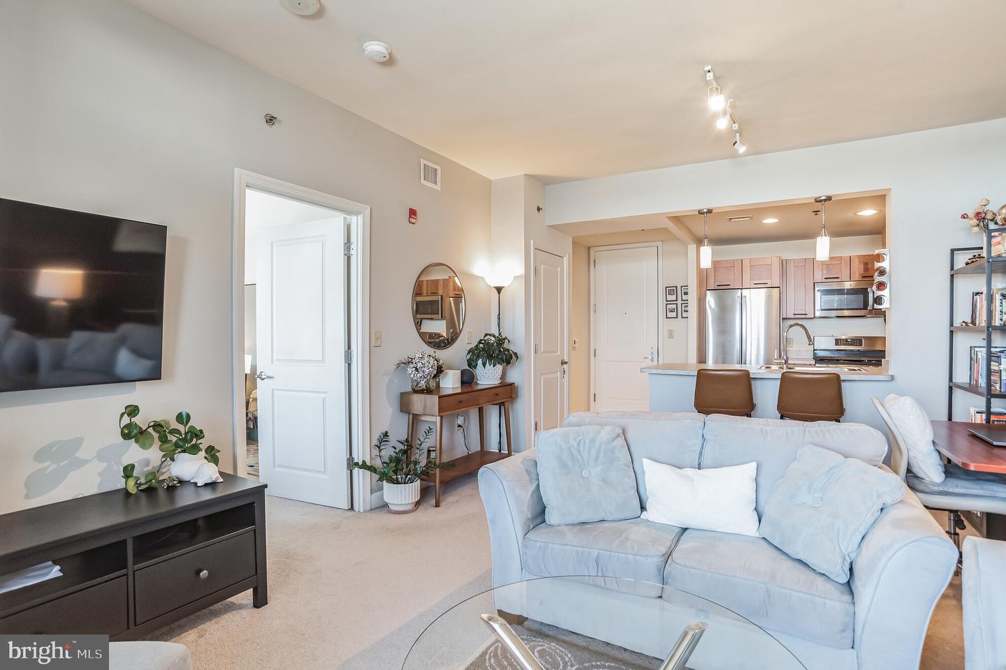 5750 BOU AVENUE Unit: 604