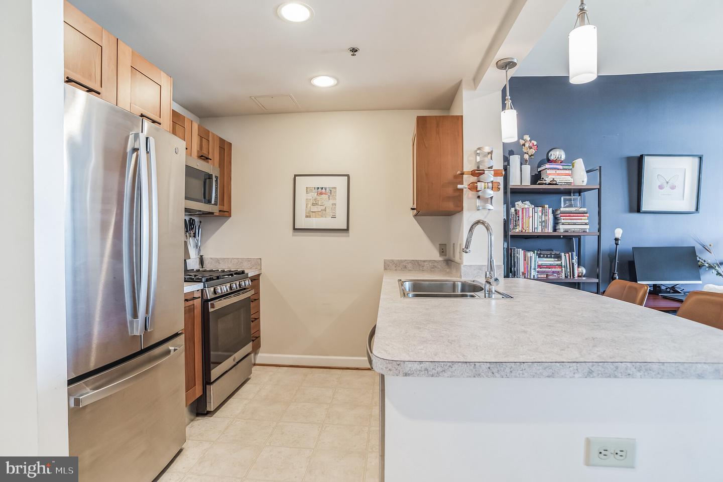 5750 BOU AVENUE Unit: 604