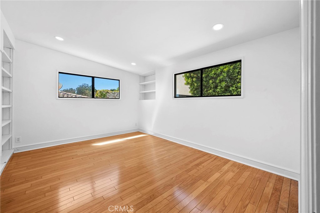1560 Sunset Ridge Drive
