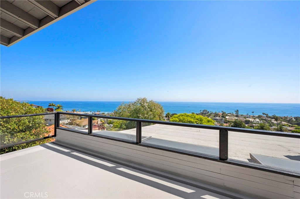 1560 Sunset Ridge Drive