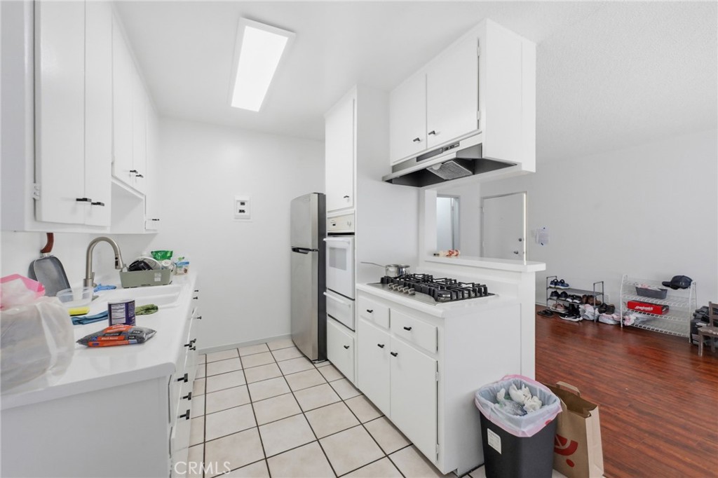 1547 S Westgate