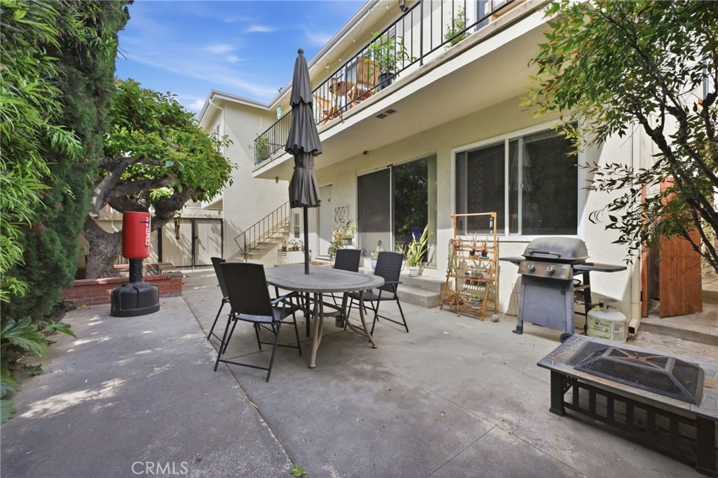 1547 S Westgate