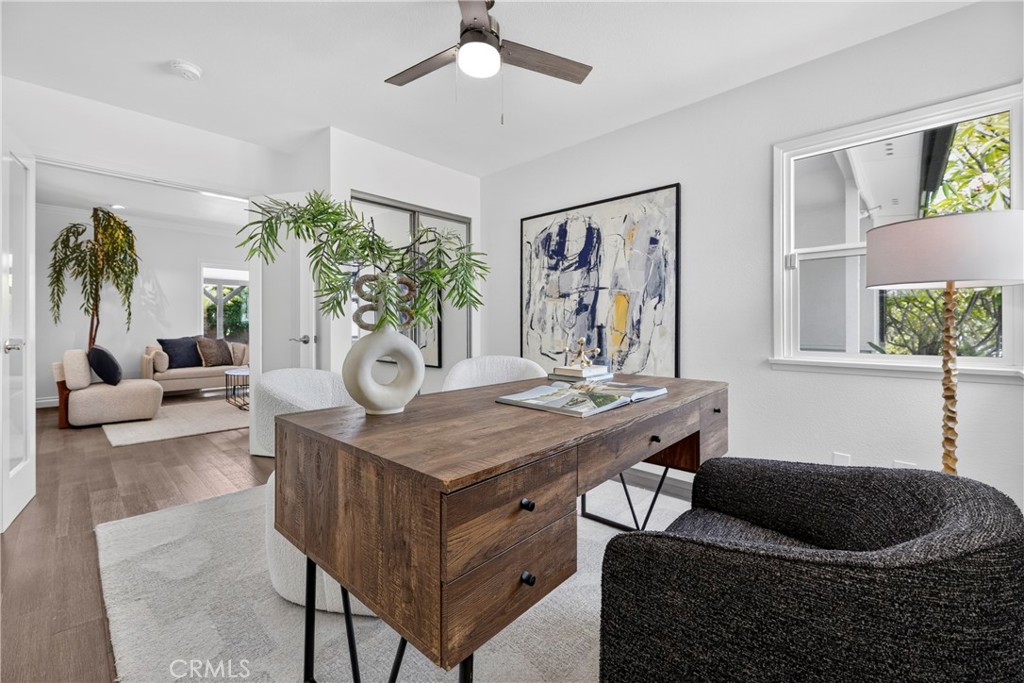 1030 E Oakmont