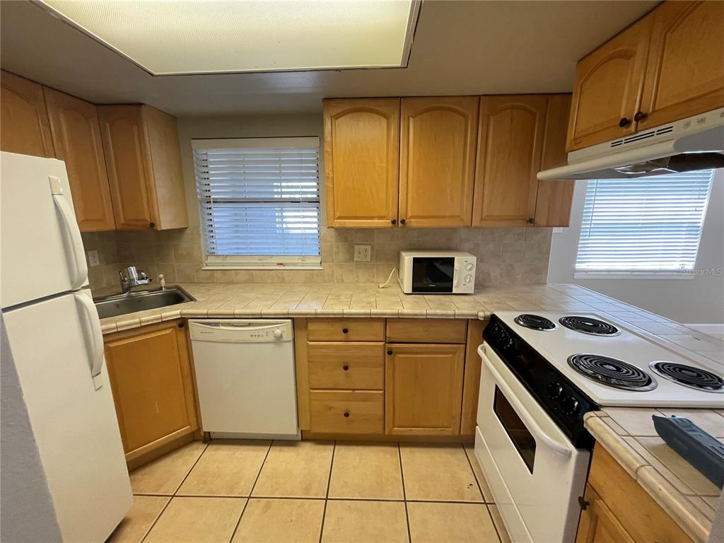 1000 S SEMORAN BOULEVARD Unit: 703