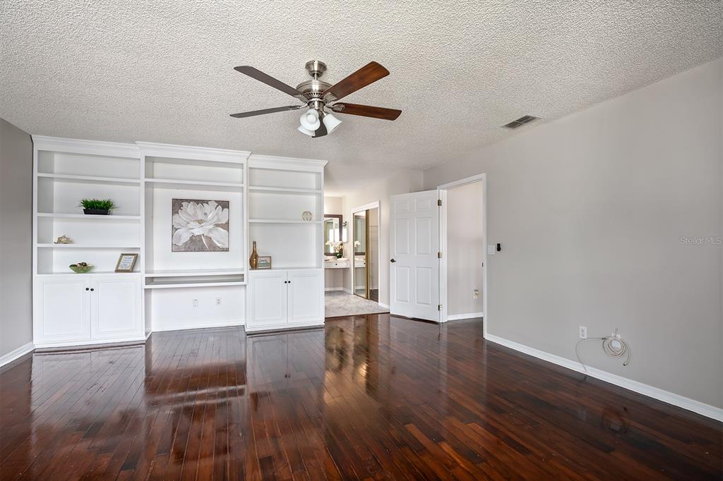 3854 REGENTS WAY