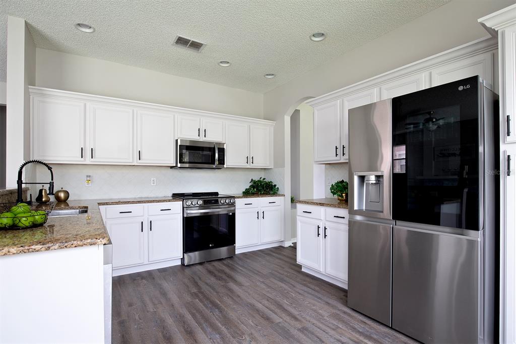 3854 REGENTS WAY