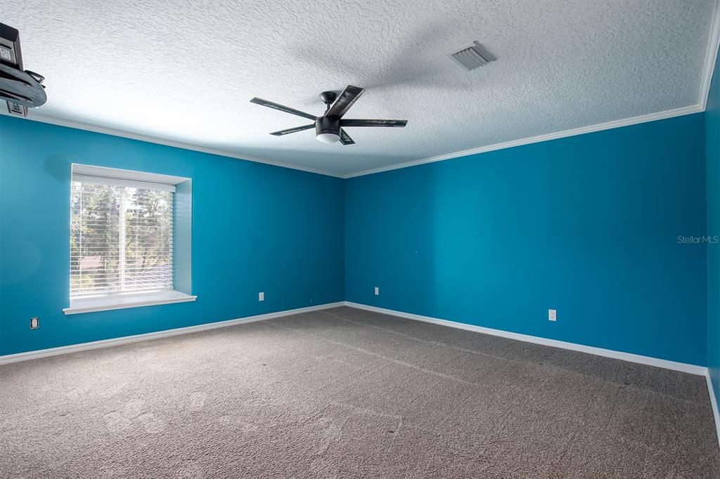 204 RIVER BEND COURT