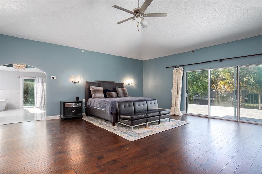 204 RIVER BEND COURT