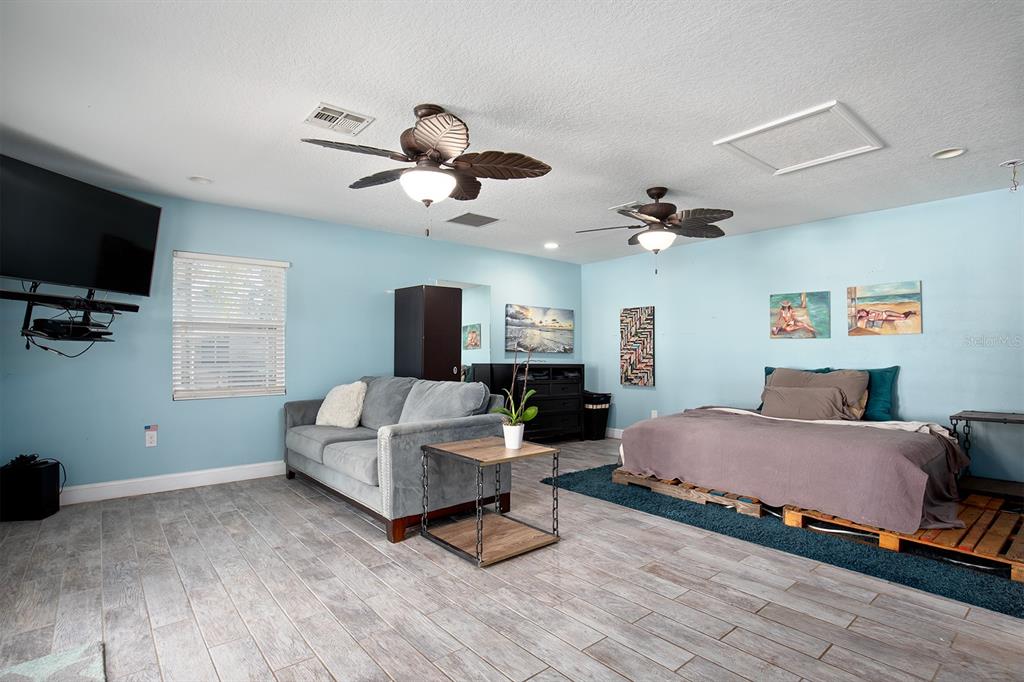 204 RIVER BEND COURT