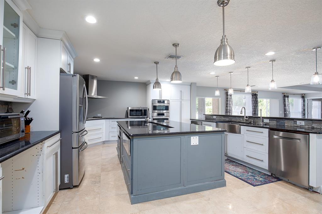 204 RIVER BEND COURT