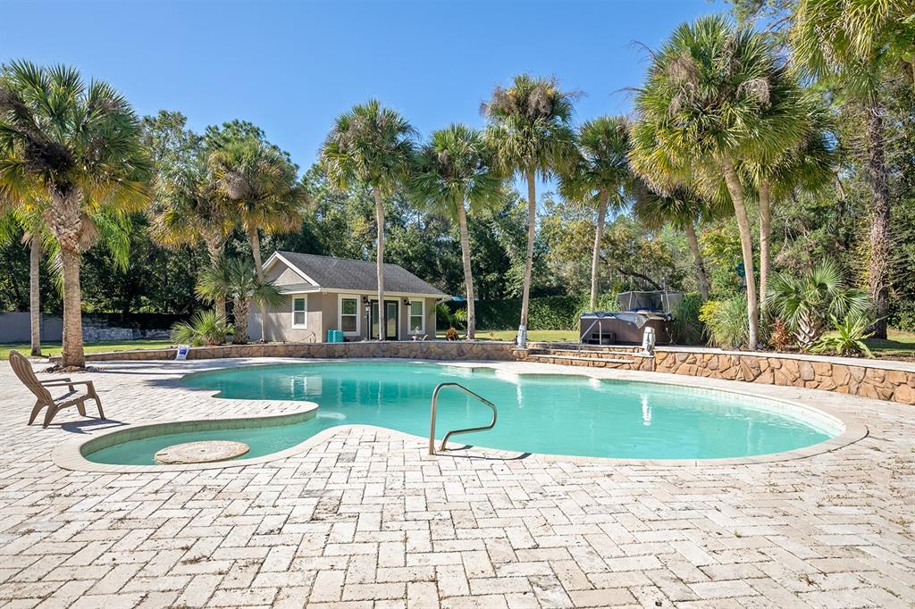 204 RIVER BEND COURT